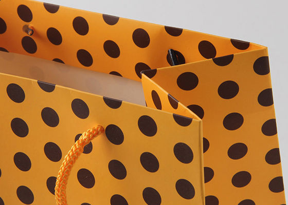 Nylon de Verpakkingszakken van de Handvat Decoratieve Gift met Gouden Folie Heet Zegel en Puntpatroon